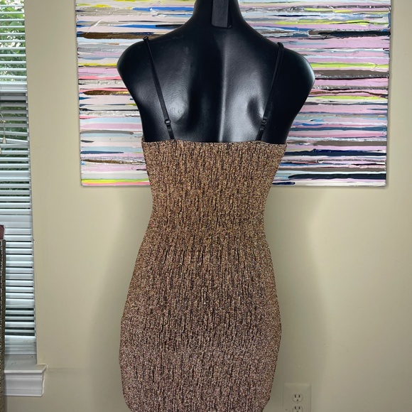 USED DRESS - Picture 2 of 2